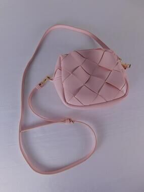 A New Day Crossbody Bag Womens Small Pink Woven Faux Leather Zip Adjustable